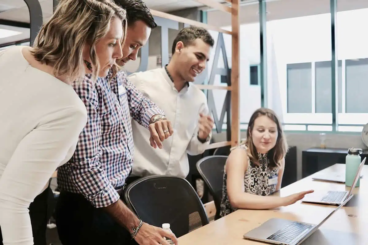 How a Fiduciary Financial Advisor Guides Your Investment Decisions